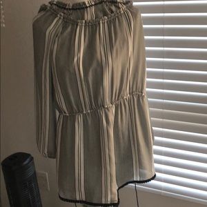 Super cute light long sleeve romper!